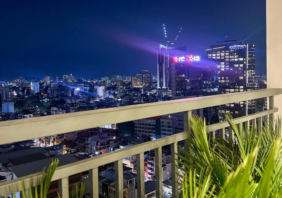 Căn hộ Fuzzi Cozy In D1 Soho